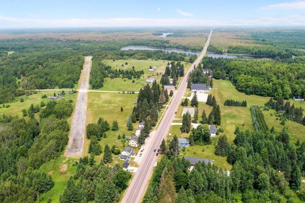 Centrally Located - Historic Blaney Park- Michigan Germfask Экстерьер фото